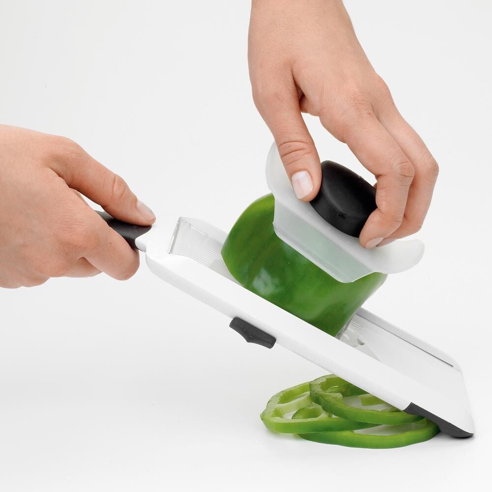oxo-good-grips-hand-held-mandoline-slicer-v3 1119100_2_.jpg