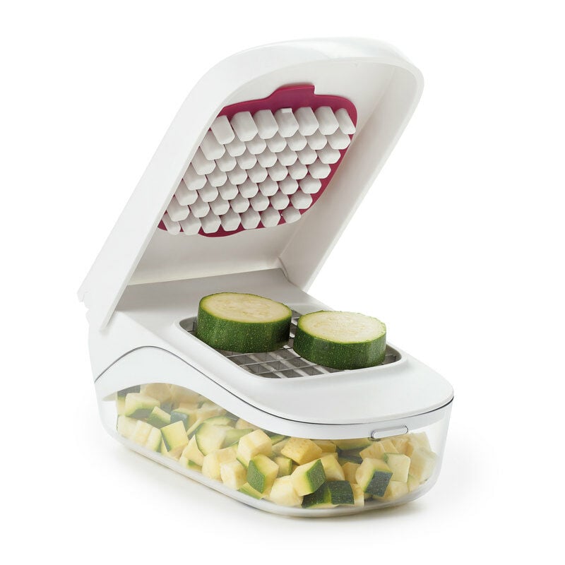 vegetable-chopper-with-easy-pour-opening-q8 onion_5.jpg