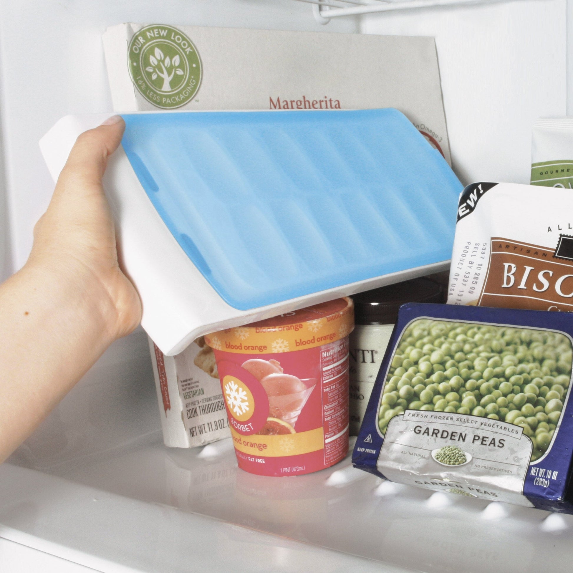 no-spill-ice-cube-tray-j6 1132080_4_no-spill_ice_cube_tray.jpg