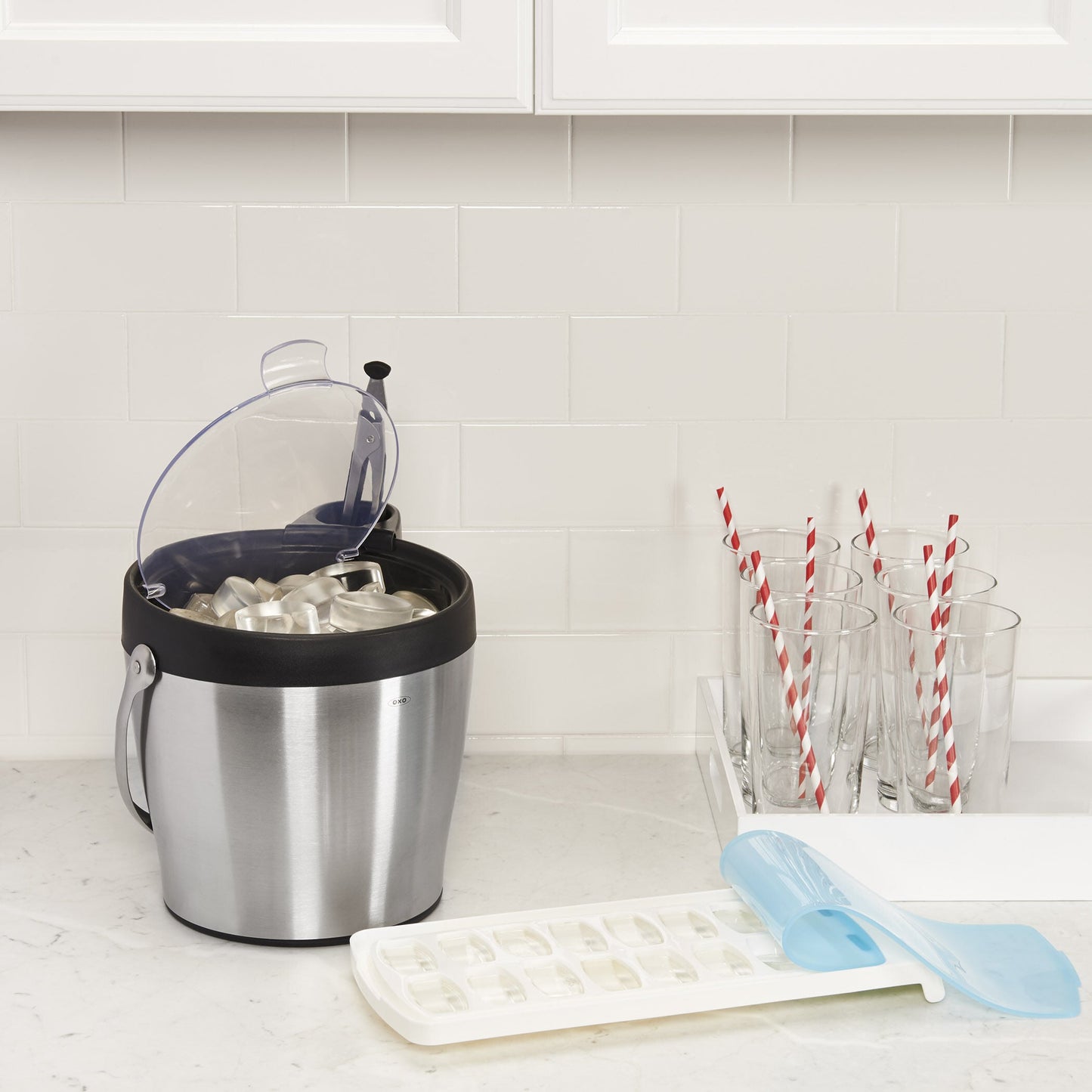 no-spill-ice-cube-tray-j6 1132080_8_no-spill_ice_cube_tray.jpg