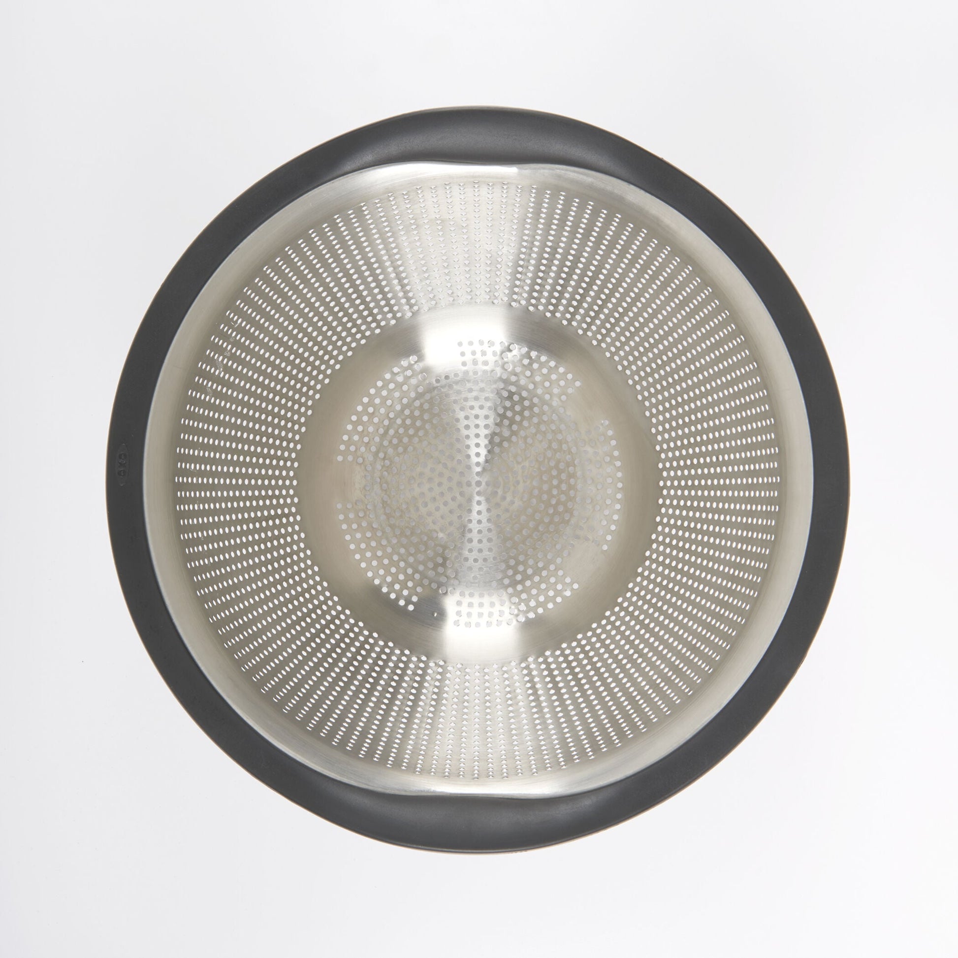 5-quart-stainless-steel-colander-z1 1134700_2_oxogoodgrips_5qtstainlesssteelcolander.jpg