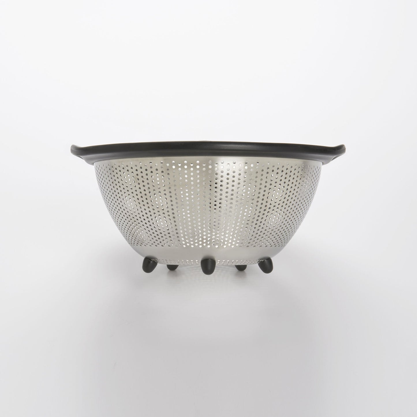 5-quart-stainless-steel-colander-z1 1134700_3_oxogoodgrips_5qtstainlesssteelcolander.jpg