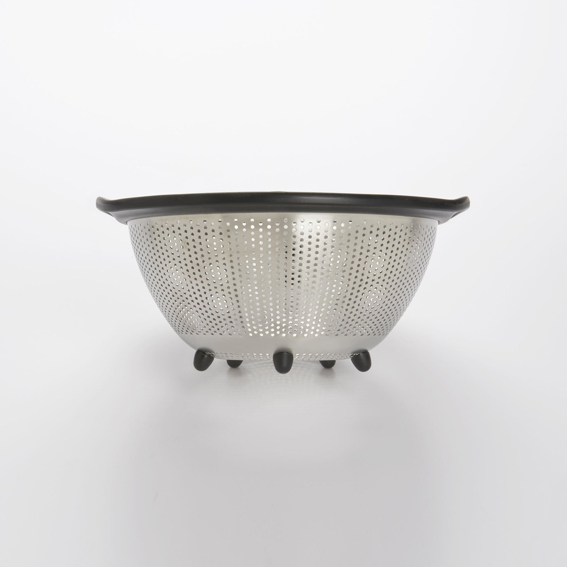 5-quart-stainless-steel-colander-z1 1134700_3_oxogoodgrips_5qtstainlesssteelcolander.jpg