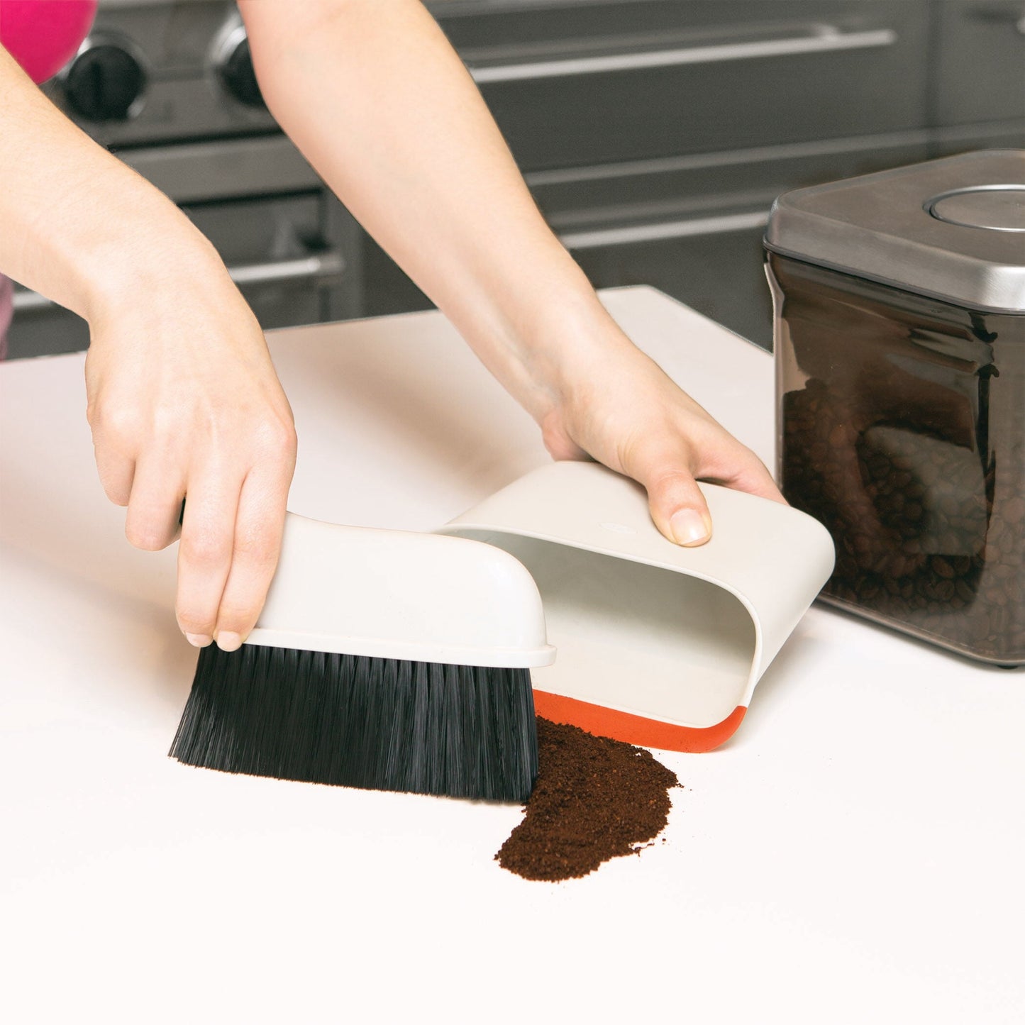 compact-dustpan-and-brush-set-d1 1334280_8_compact_dustpan_brush_set.jpg