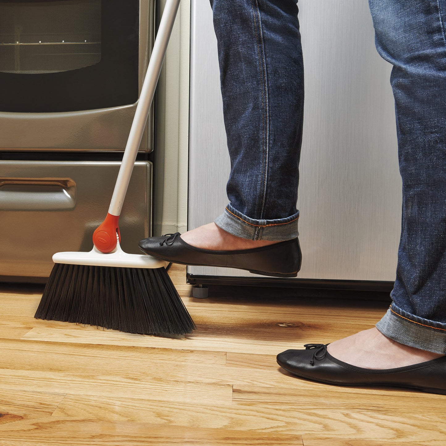 any-angle-broom-x9 1336580_6_any-angle_broom.jpg