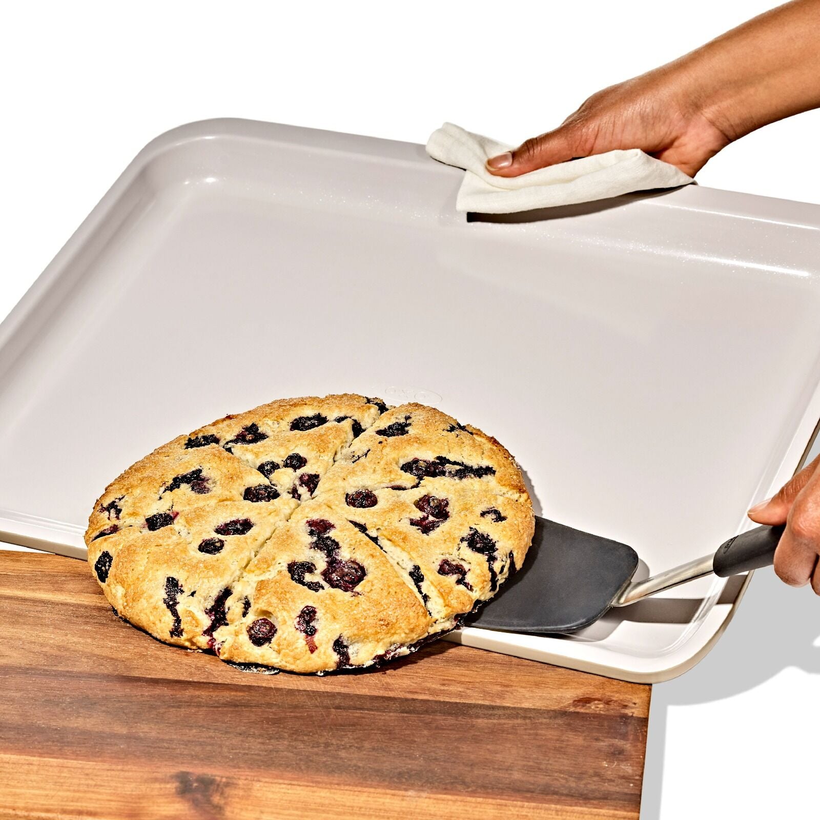 non-stick-pro-ceramic-coated-metal-bakeware-cookie-sheet-biscuit-b8 24123db9-ee95-4e4b-8882-81e452abcd2a.jpeg