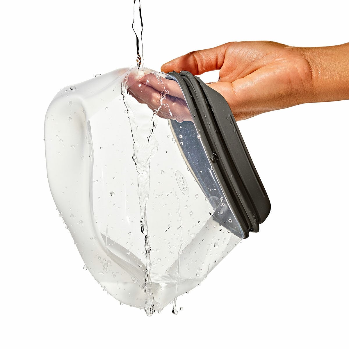outdoor-silicone-reusable-stand-up-bag-quart-32-oz-k4 9112900_silicone_stand-up_quart_32oz_08.jpg