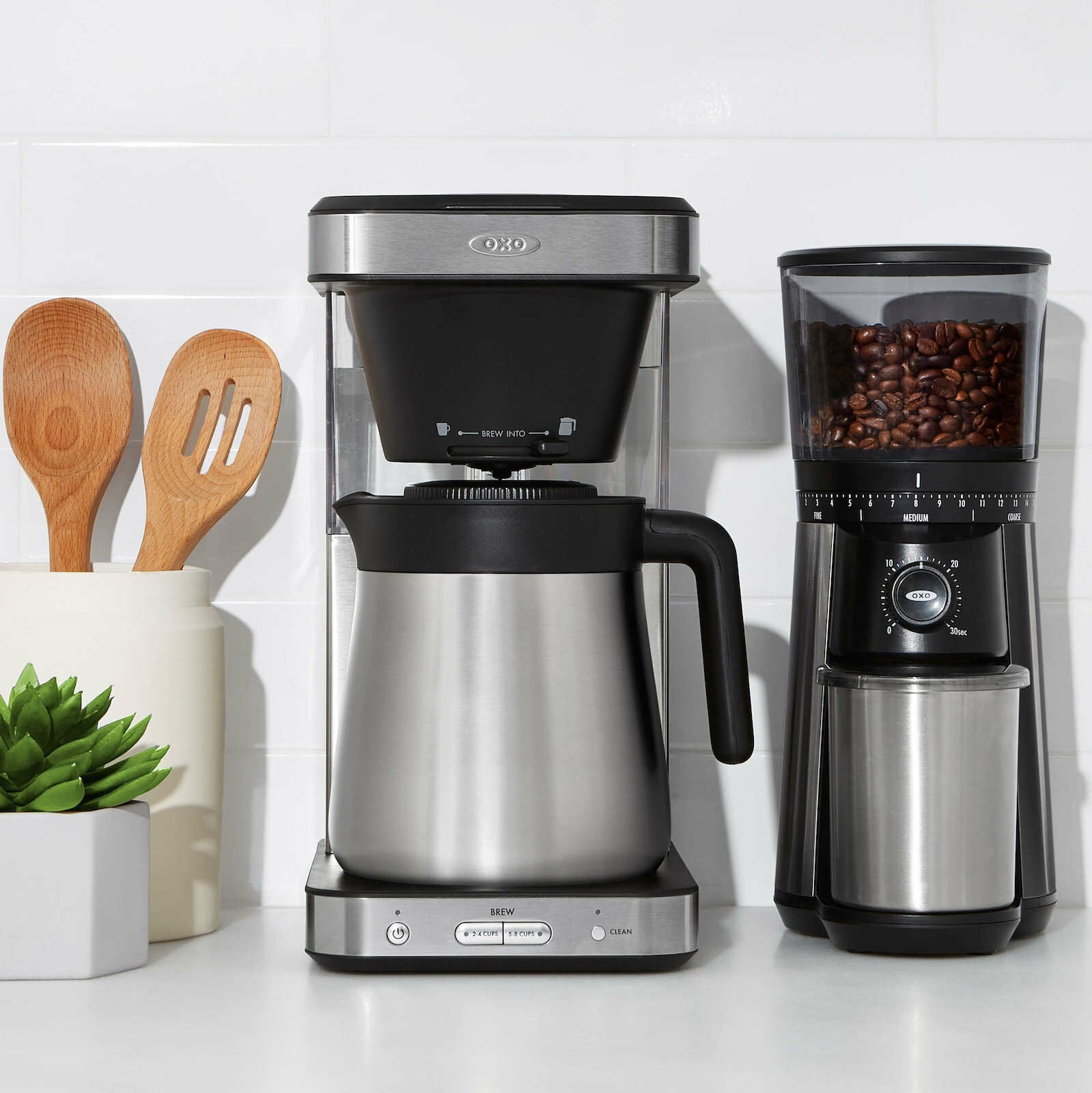 8-cup-coffee-maker-j1 br_8718800_071520_5_rgb_1_.jpg