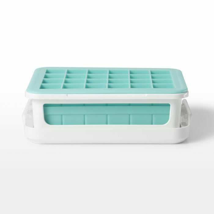 covered-silicone-ice-cube-tray-cocktail-cubes-z8 covered_silicone_ice_cube_tray-cocktail_cubes_11154300_6.jpg