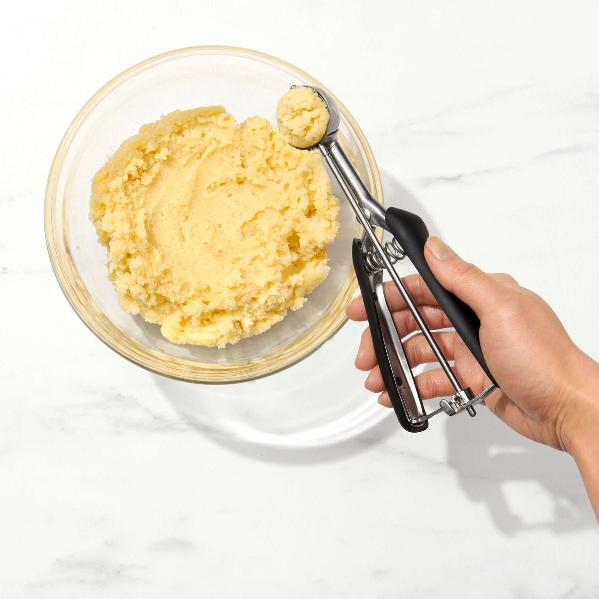small-cookie-scoop-q4 gg_1044083_4_1_.jpg