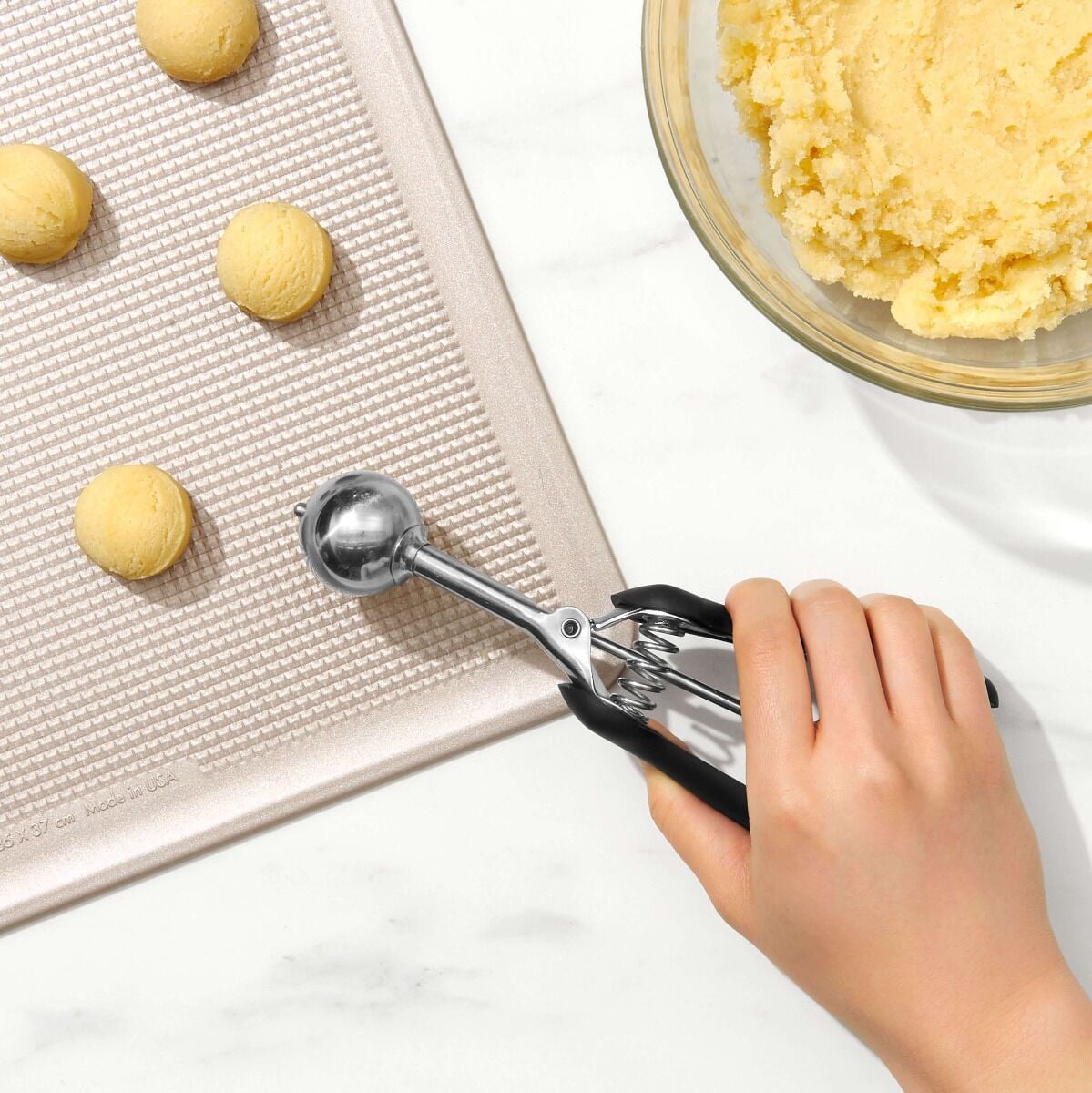 small-cookie-scoop-q4 gg_1044083_4a_1_.jpg