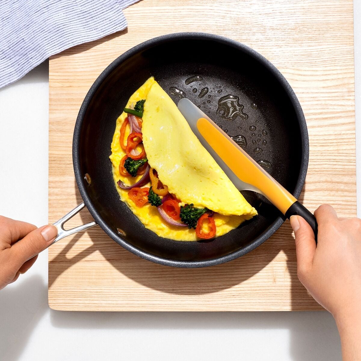 small-flip-and-fold-omelet-turner-o4 gg_11140800_4.jpg