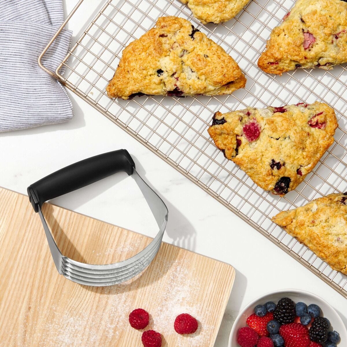 dough-blender-with-blades-g8 gg_1124200_9c_1_.jpg