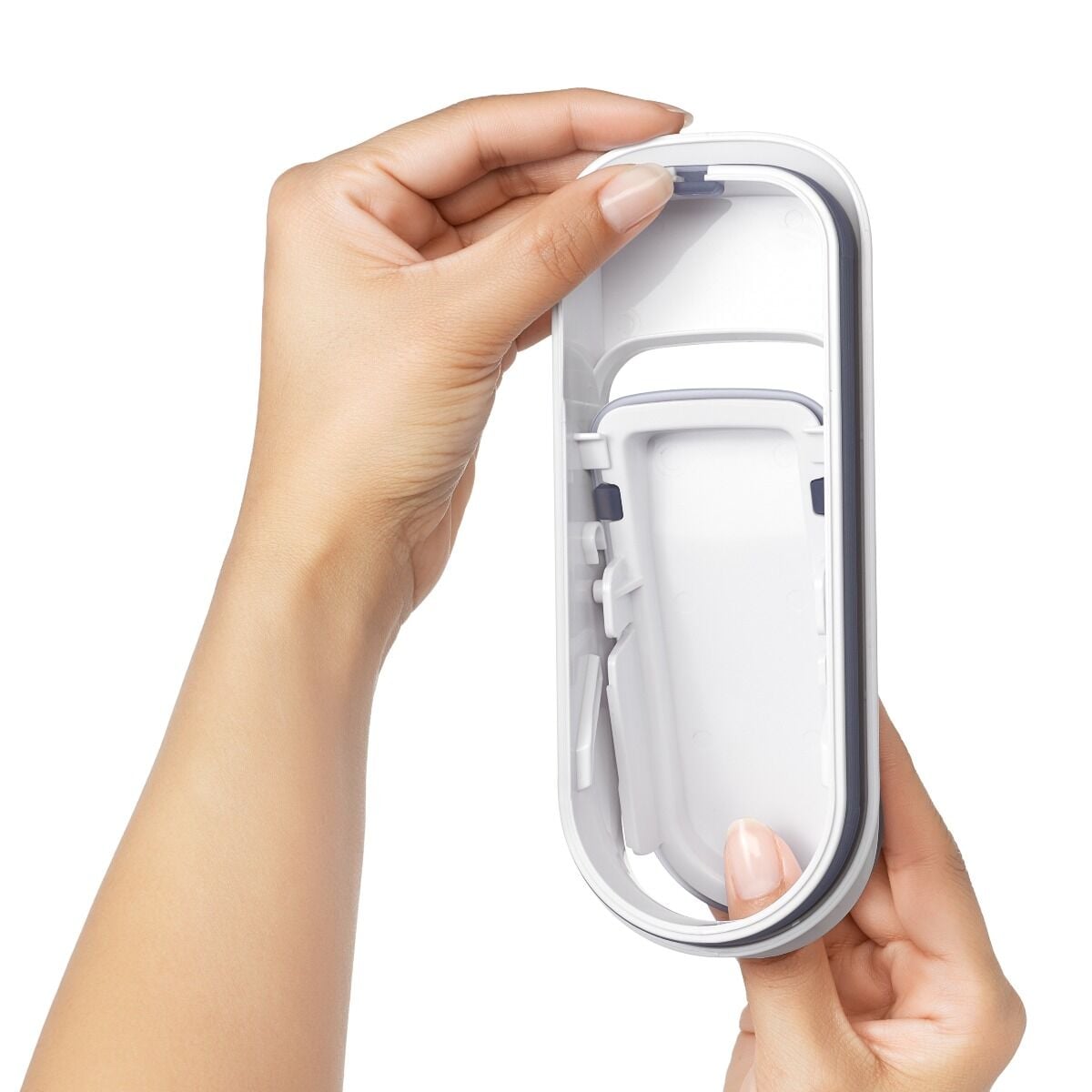oxo-good-grips-all-purpose-dispenser-1-2-qt-i7 gg_11247400_4.jpg