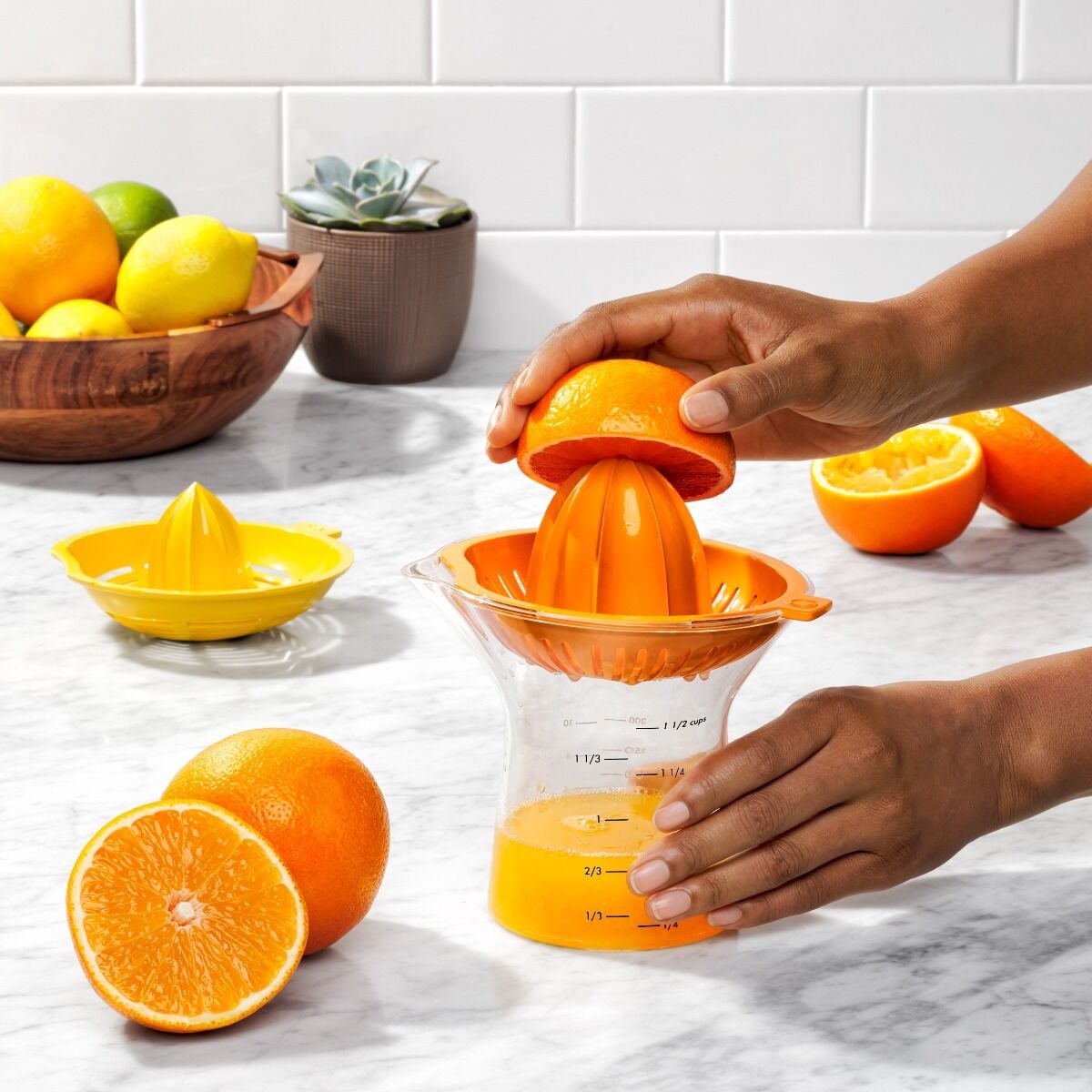 2-in-1-citrus-juicer-m9 gg_11263400_4a_1.jpg