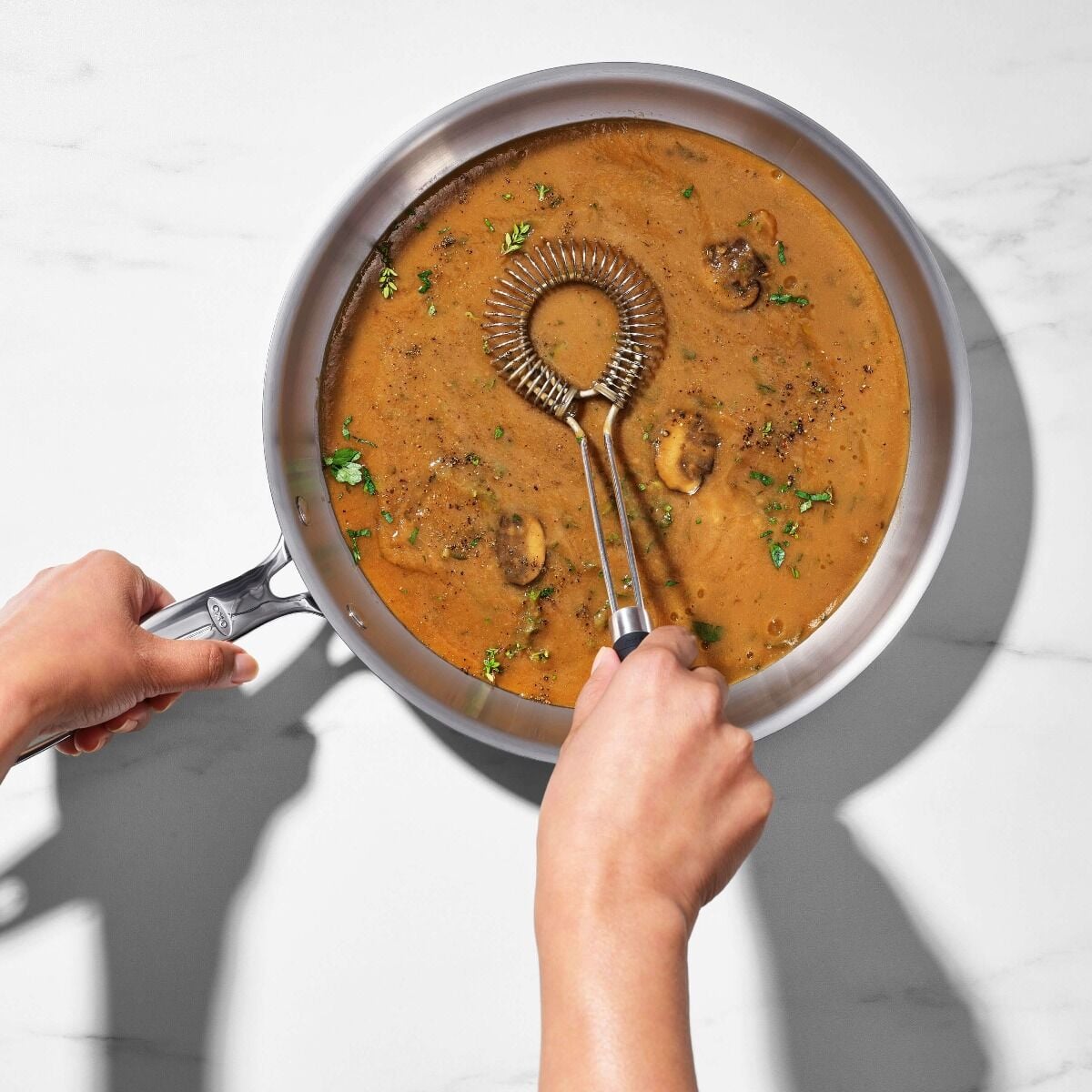 sauce-and-gravy-whisk-w1 gg_11278500_4b_1_.jpg