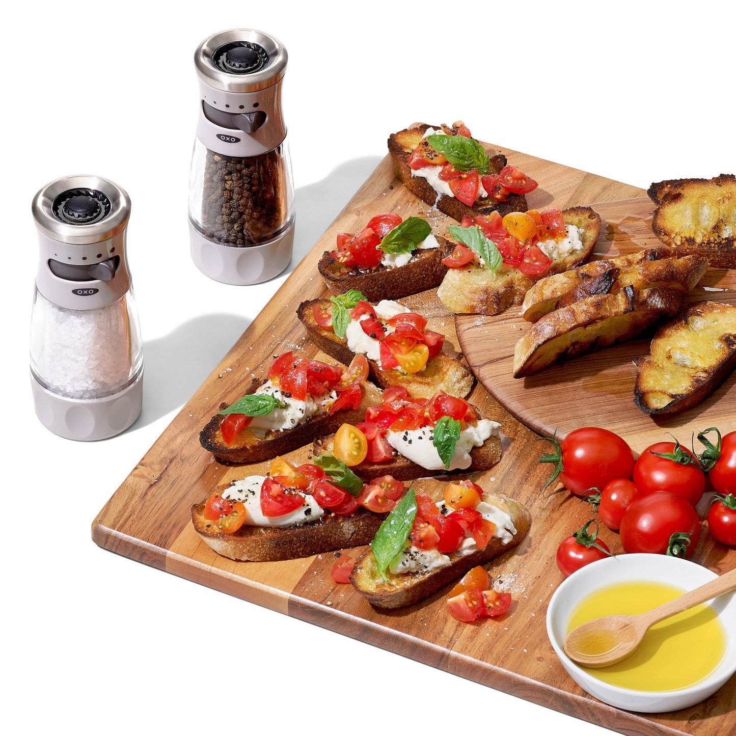 contoured-mess-free-pepper-grinder-y0 gg_11312500_9a_w_rgb_1_.jpg