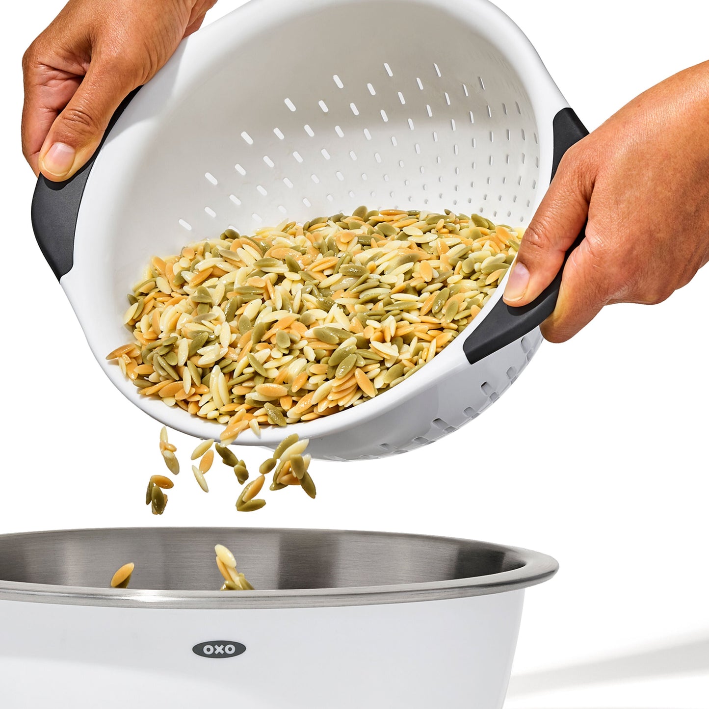 plastic-colander-i3 gg_11331000_plasticcolander3qt_pdp_02.jpg