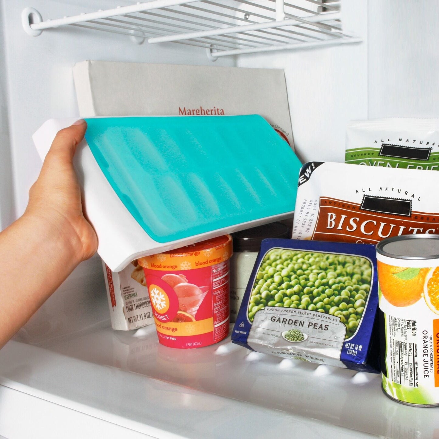 no-spill-ice-cube-tray-2-pack-f5 gg_11362000_02_rgb.jpg