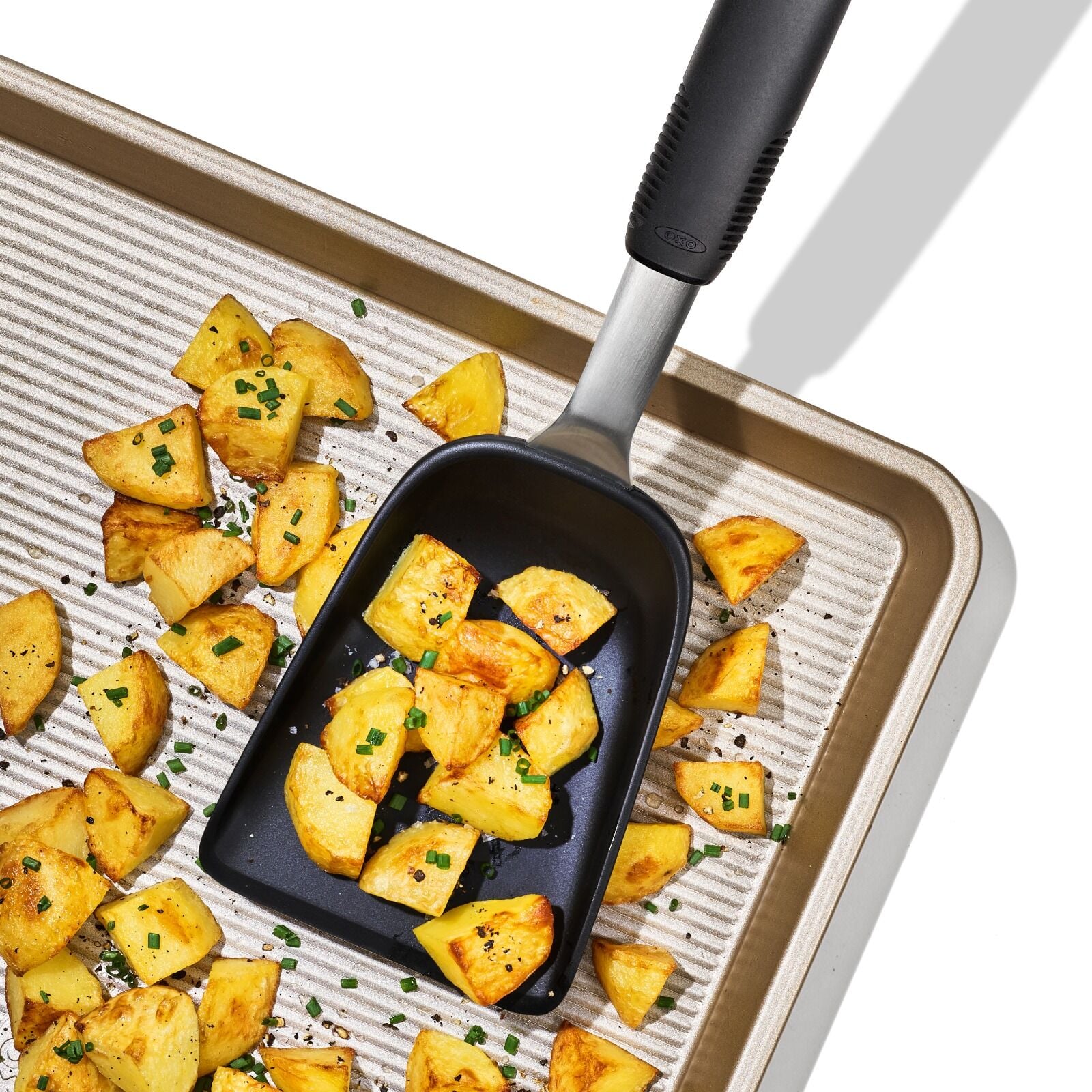 sheet-pan-scoop-y8 gg_11375300_sheetpanscoop_pdp_01.jpg