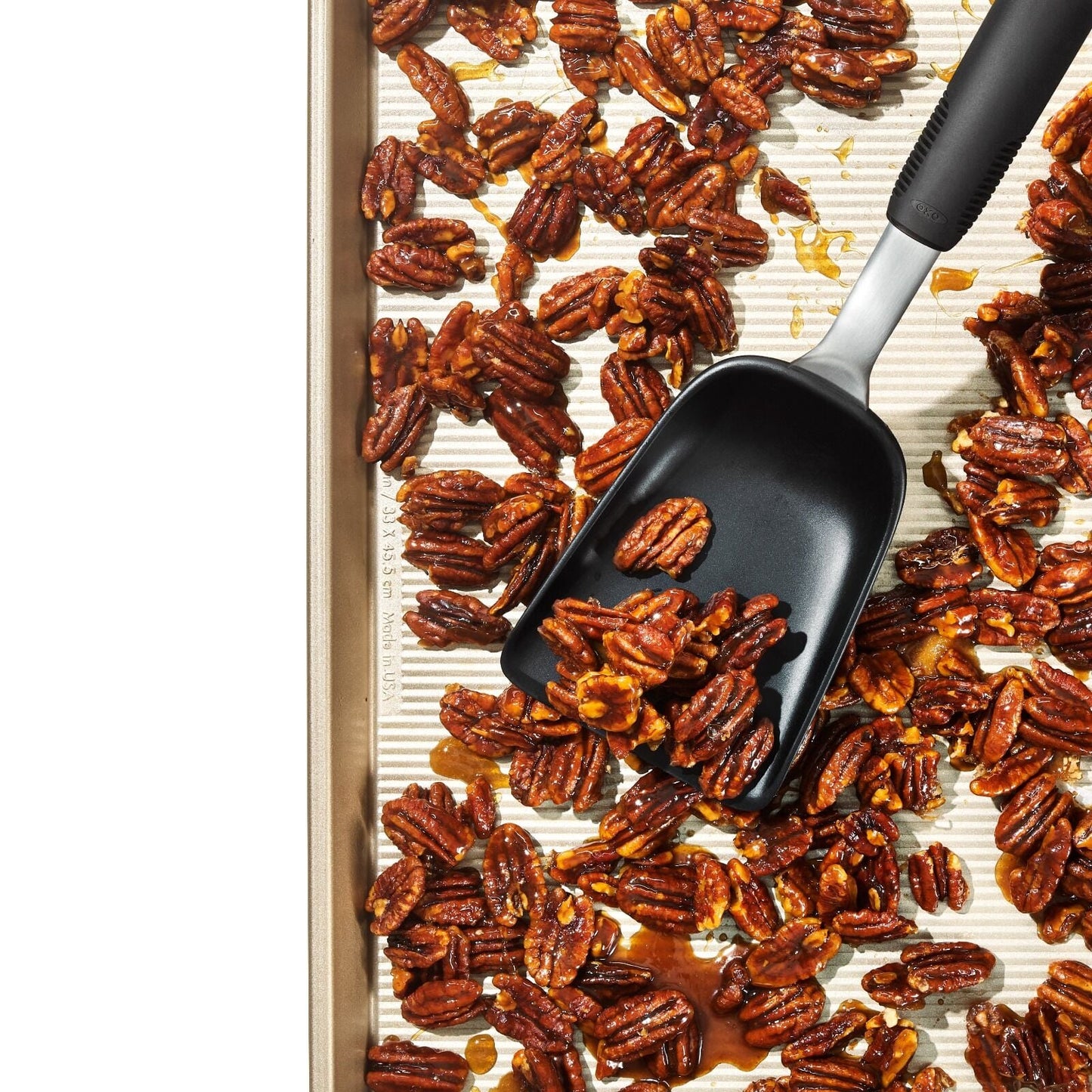 sheet-pan-scoop-y8 gg_11375300_sheetpanscoop_pdp_03.jpg