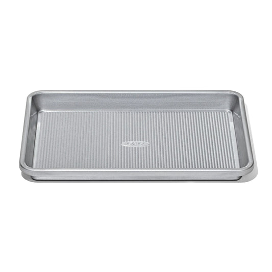 non-stick-pro-clear-coated-quarter-sheet-pan-l5 gg_11434900_quarter-sheet-pan_apdp_00_main.jpeg