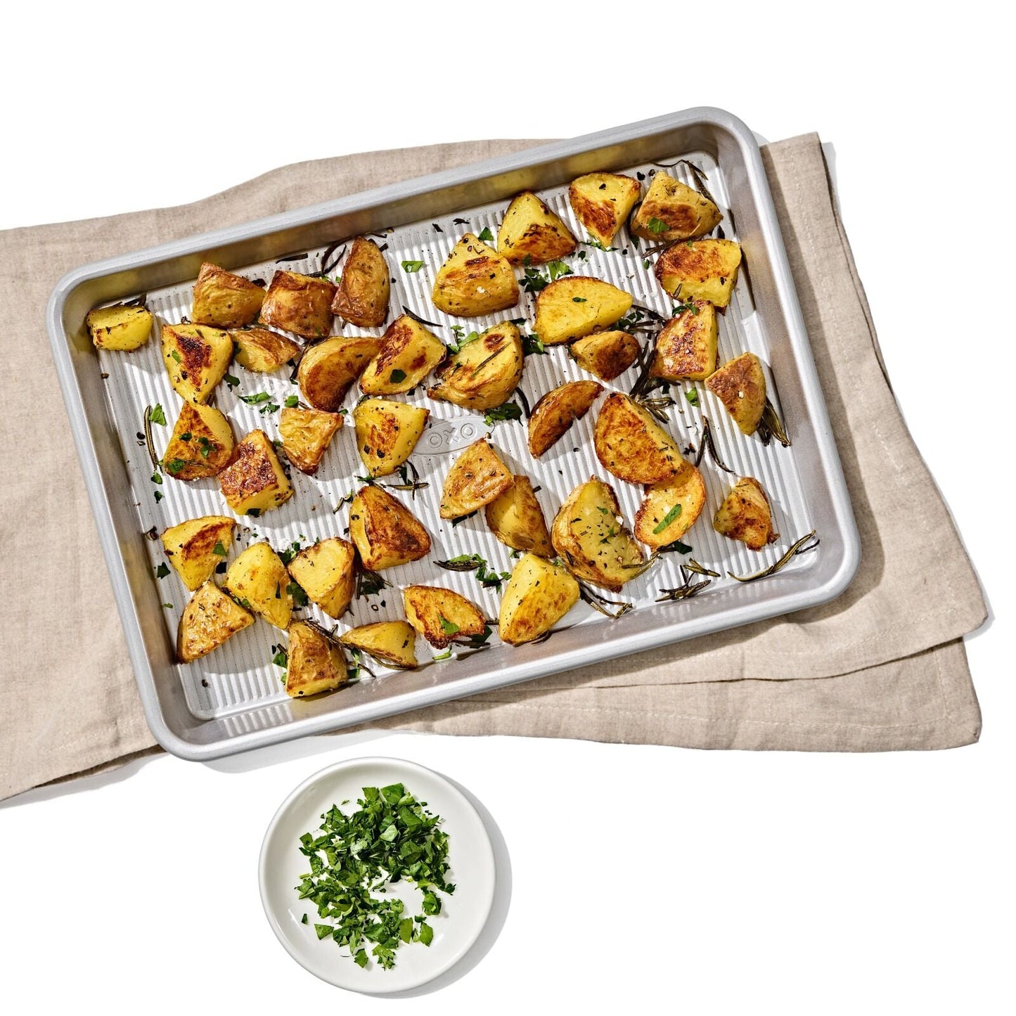 non-stick-pro-clear-coated-quarter-sheet-pan-l5 gg_11434900_quarter-sheet-pan_pdp_01.jpeg