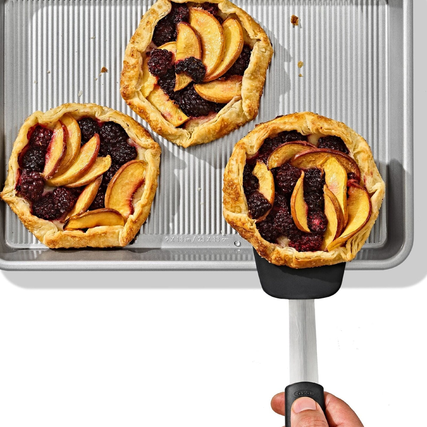 non-stick-pro-clear-coated-quarter-sheet-pan-l5 gg_11434900_quarter-sheet-pan_pdp_02.jpeg