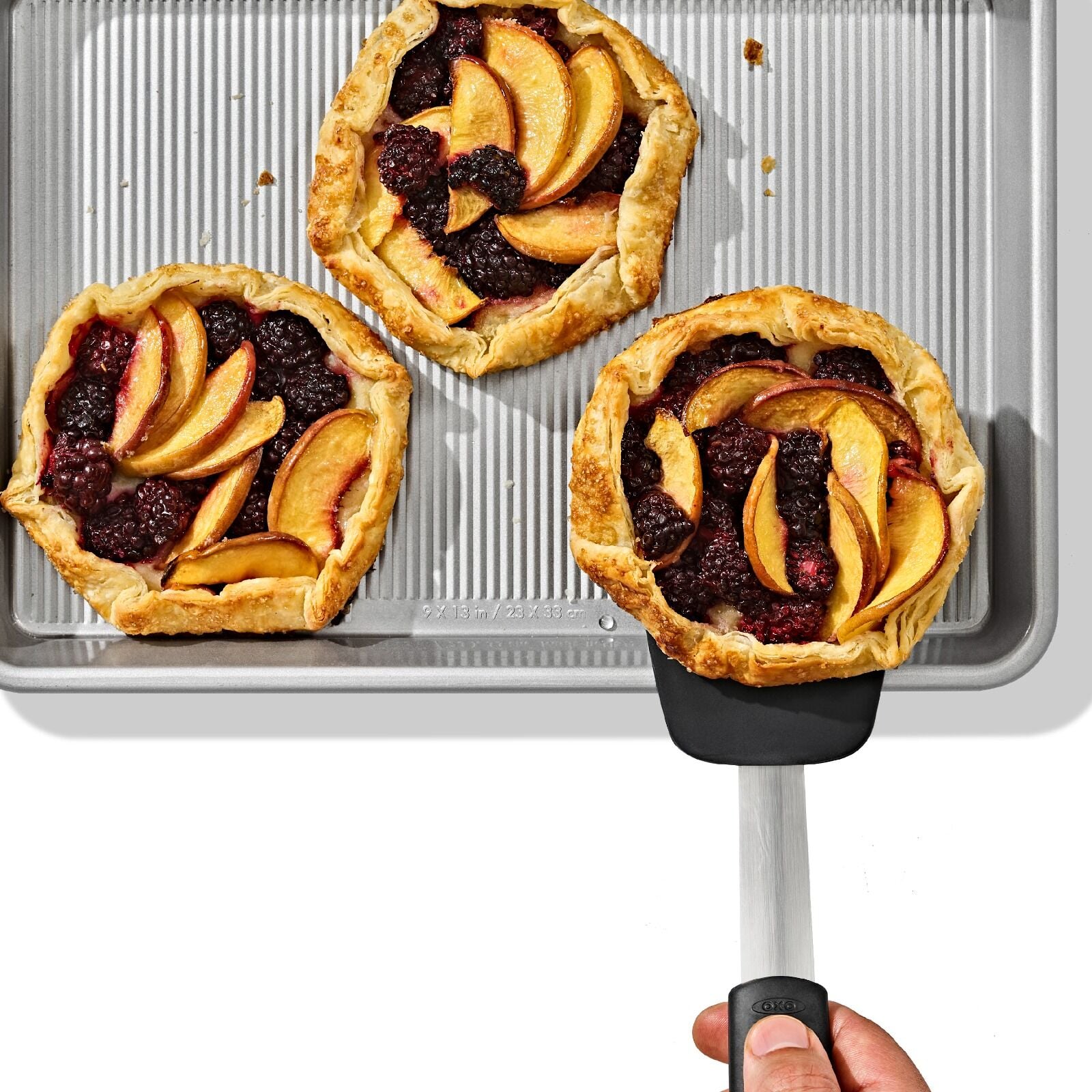 non-stick-pro-clear-coated-quarter-sheet-pan-l5 gg_11434900_quarter-sheet-pan_pdp_02.jpeg