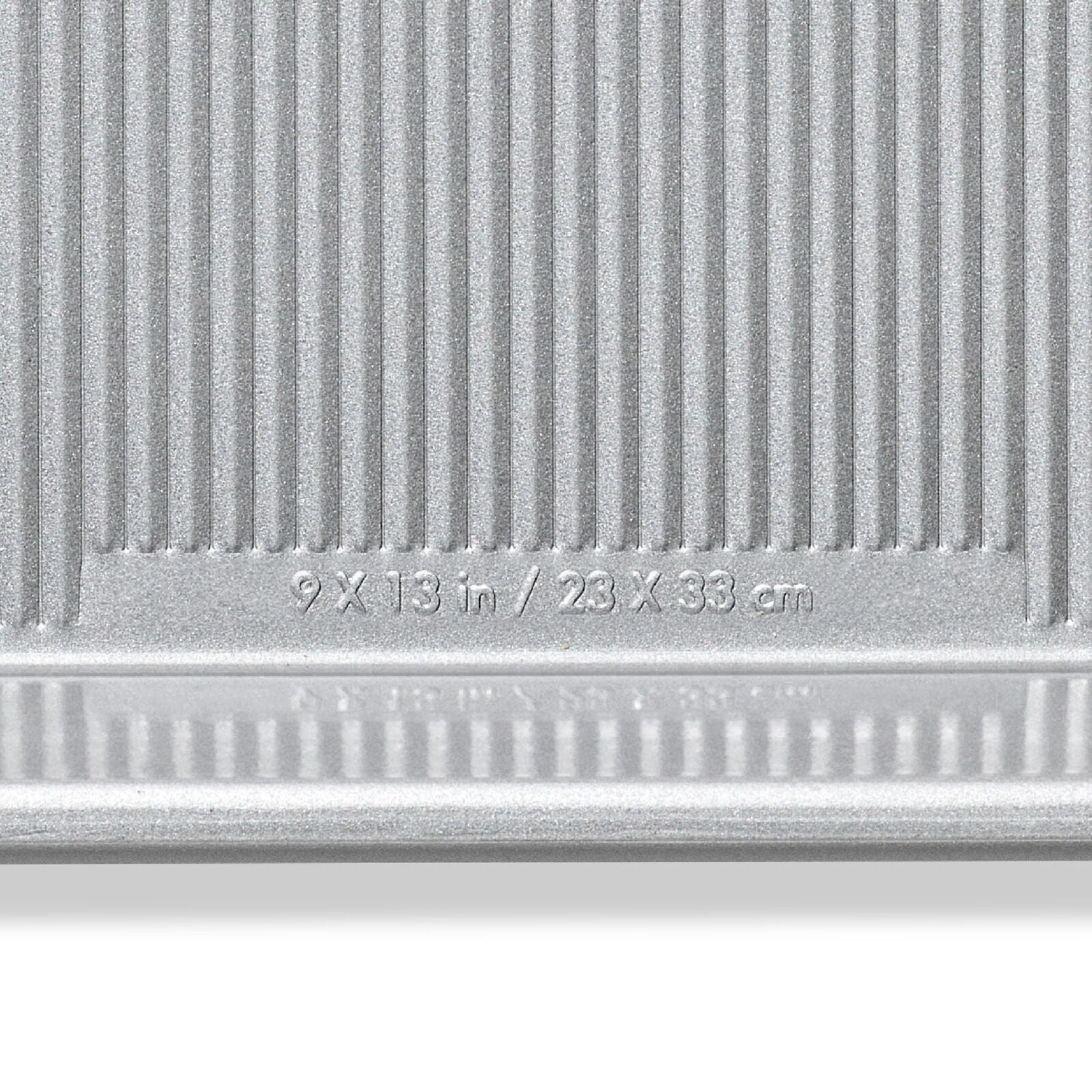 non-stick-pro-clear-coated-quarter-sheet-pan-l5 gg_11434900_quarter-sheet-pan_pdp_05.jpeg