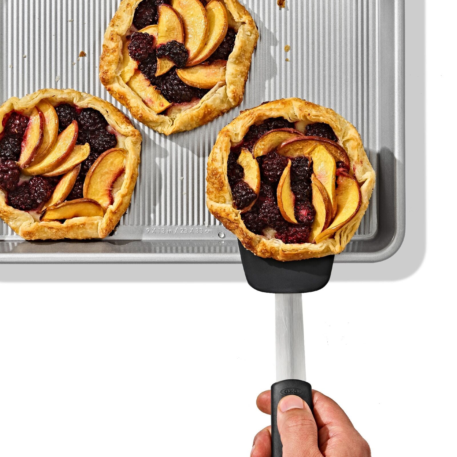 non-stick-pro-clear-coated-jelly-roll-pan-w7 gg_11435000_jelly-roll-pan_pdp_02.jpeg