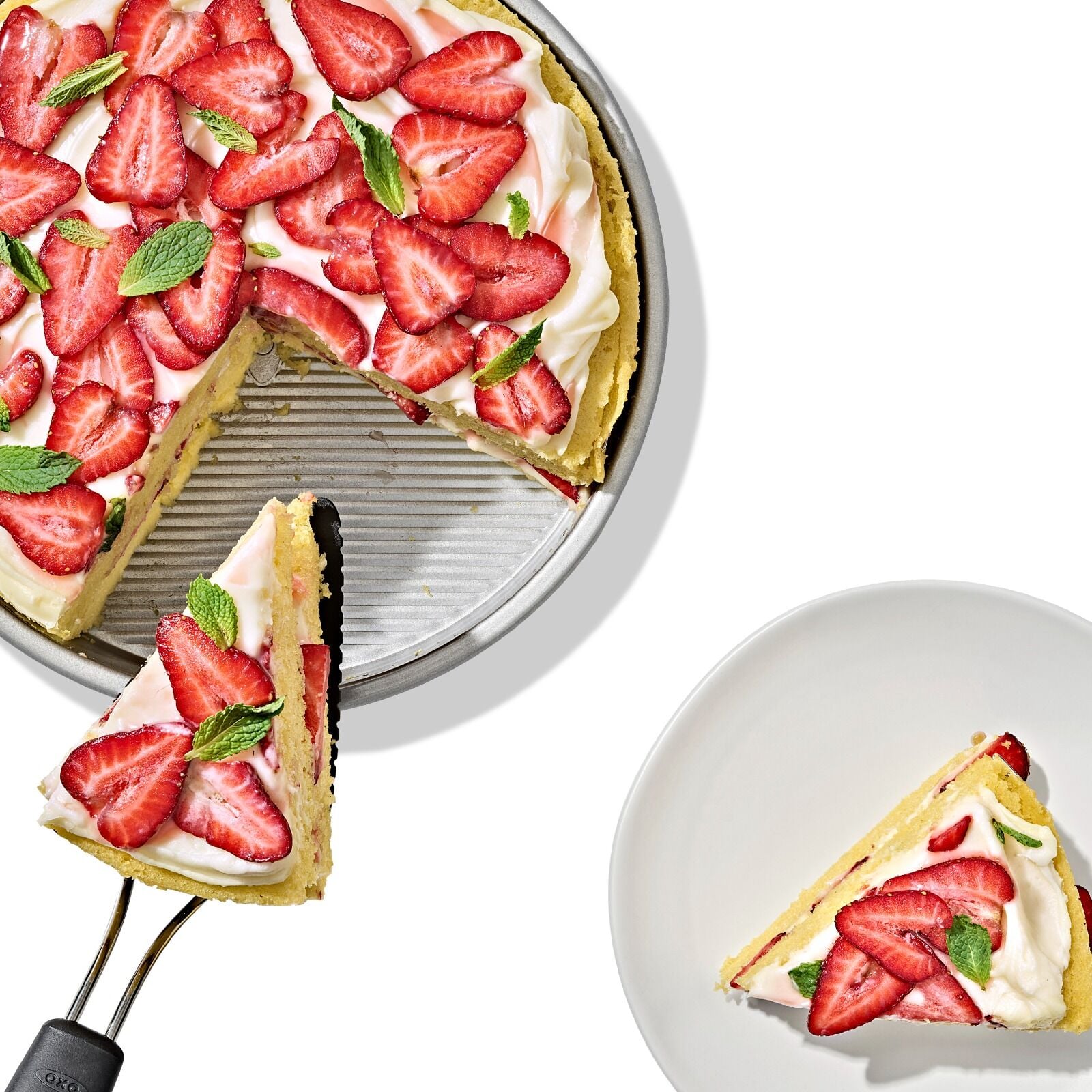 non-stick-pro-clear-coated-9in-round-cake-pan-d7 gg_11435100_9in-round-cake-pan_pdp_02.jpeg