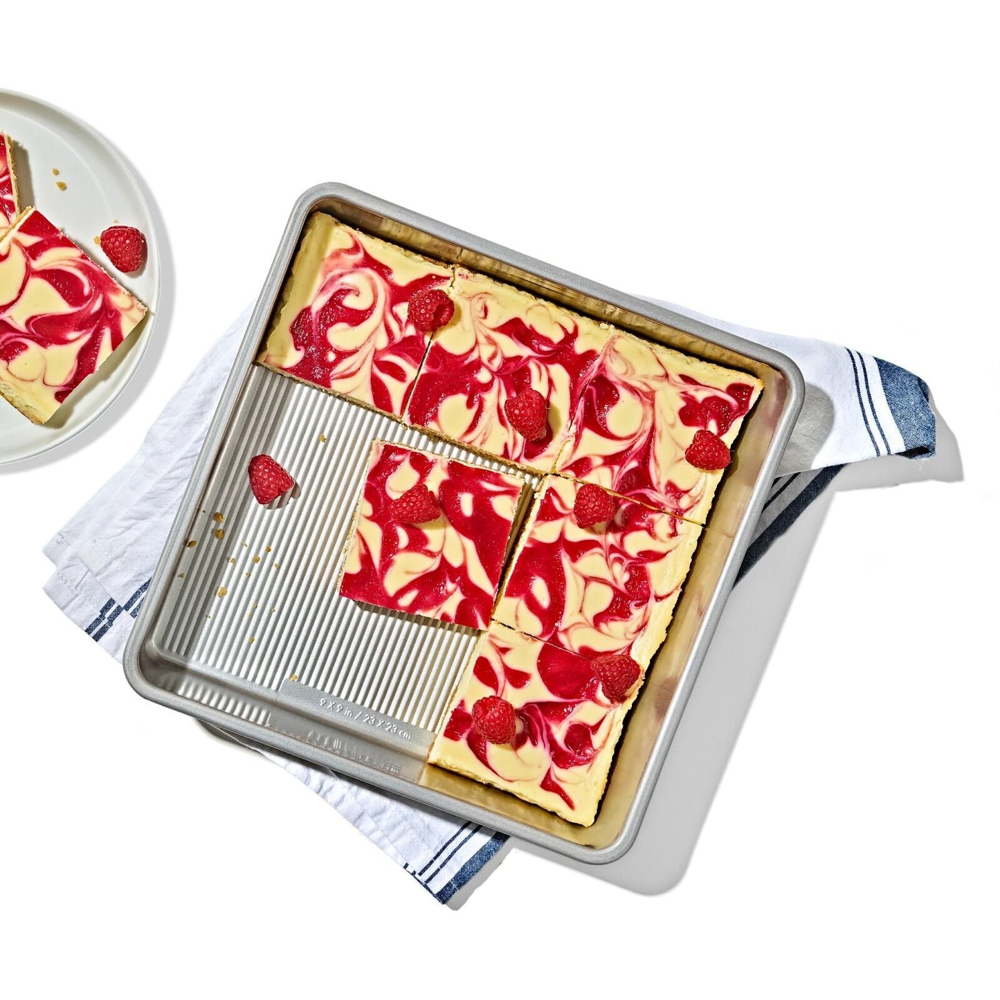 nonstick-pro-clear-coated-9in-square-cake-pan-j9 gg_11435200_9in-square-cake-pan_pdp_01.jpeg