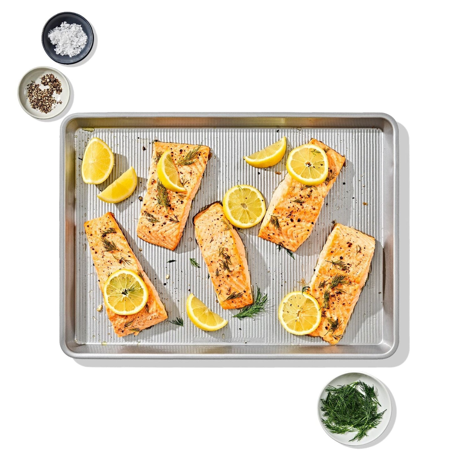 non-stick-pro-clear-coated-half-sheet-pan-l0 gg_11435300_half-sheet-pan_pdp_03.jpeg