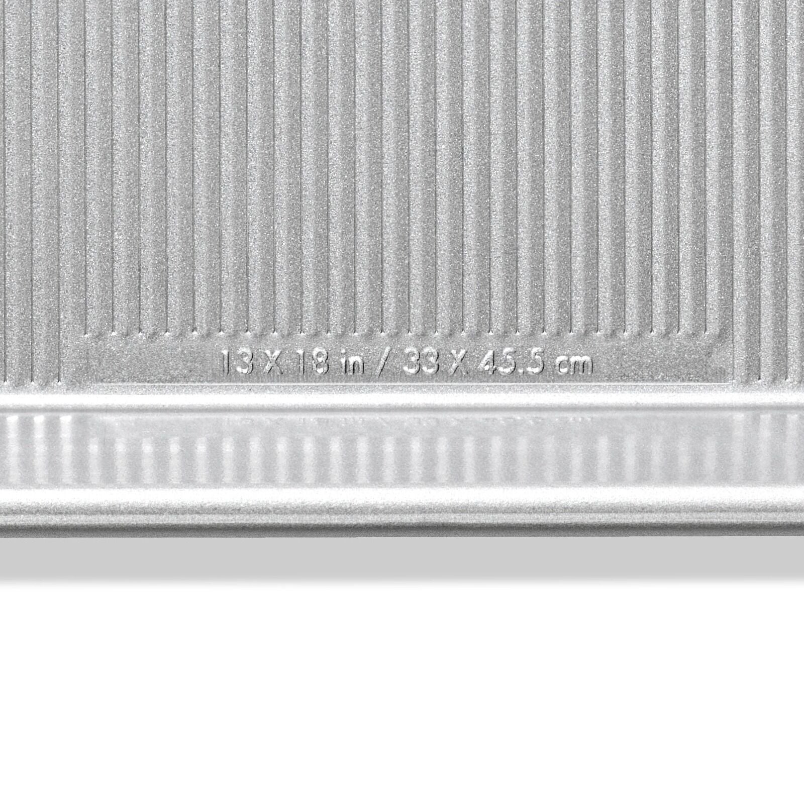 non-stick-pro-clear-coated-half-sheet-pan-l0 gg_11435300_half-sheet-pan_pdp_05.jpeg