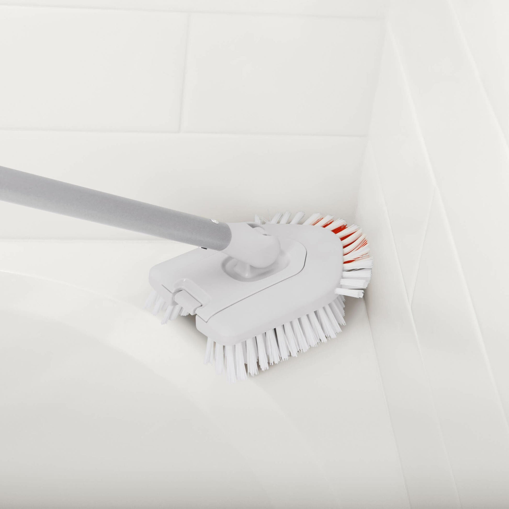 extendable-tub-and-tile-brush-u5 gg_12166000_6_1_.jpg