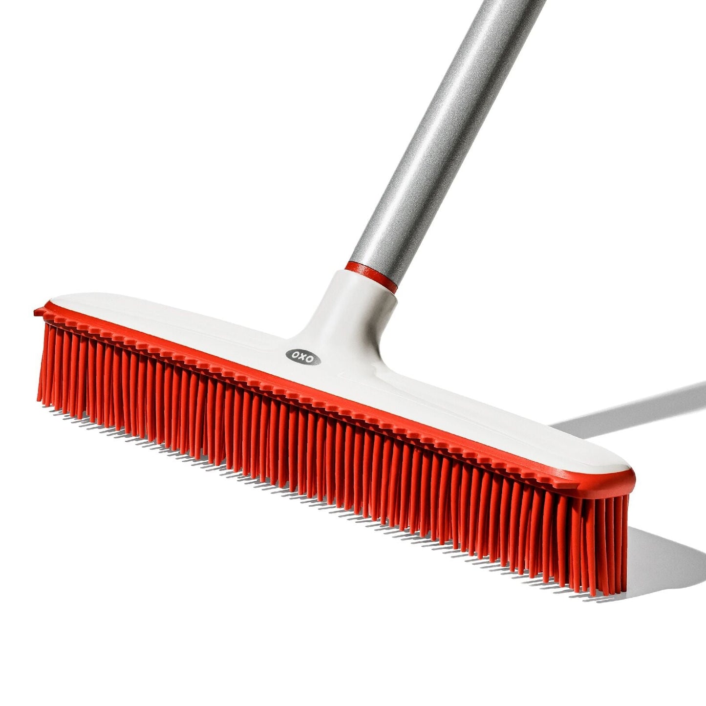 oxo-good-grips-fur-broom-r0 gg_12423000_fur-broom-compact_pdp_00.jpeg