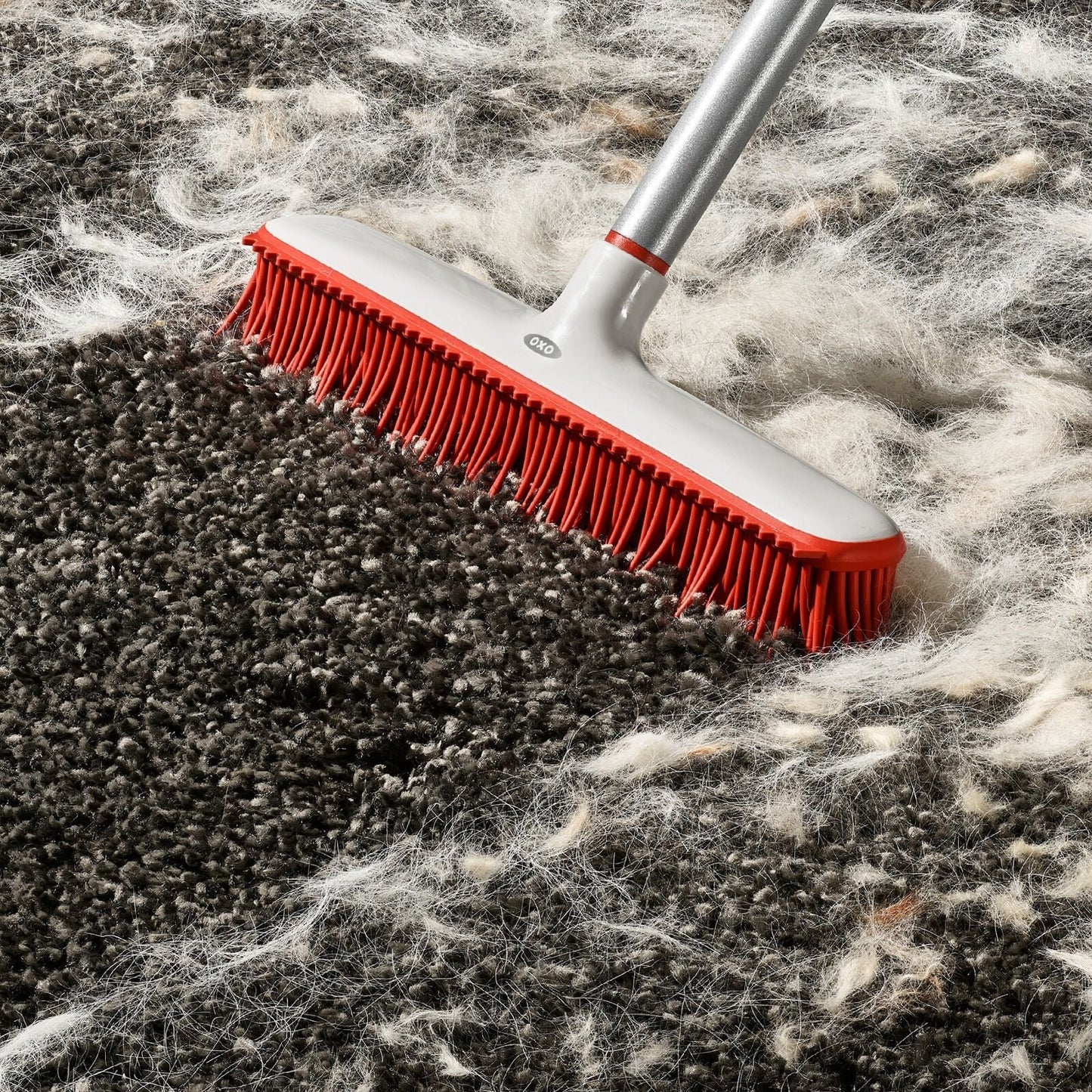 oxo-good-grips-fur-broom-r0 gg_12423000_fur-broom-compact_pdp_02.jpeg