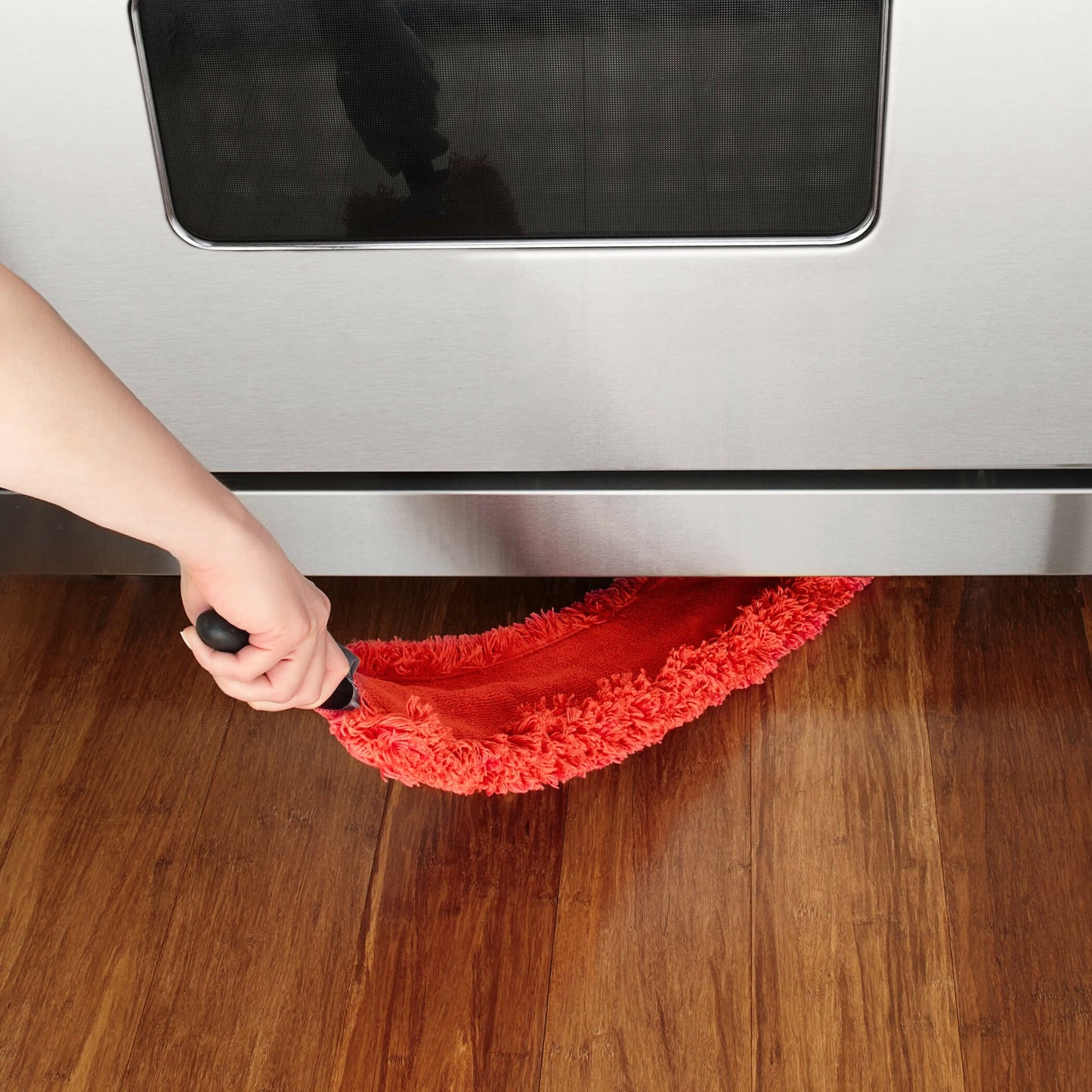 microfiber-under-appliance-duster-l9 gg_1245400_4b_1_.jpg