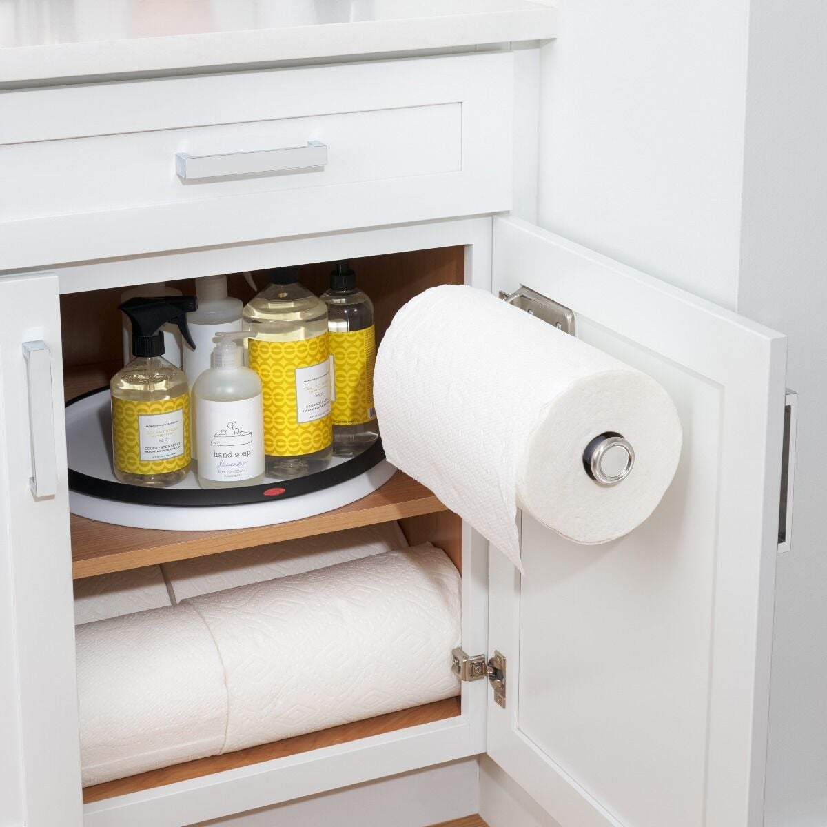 steady-mounted-paper-towel-holder-u0 gg_13245200_9c.jpg
