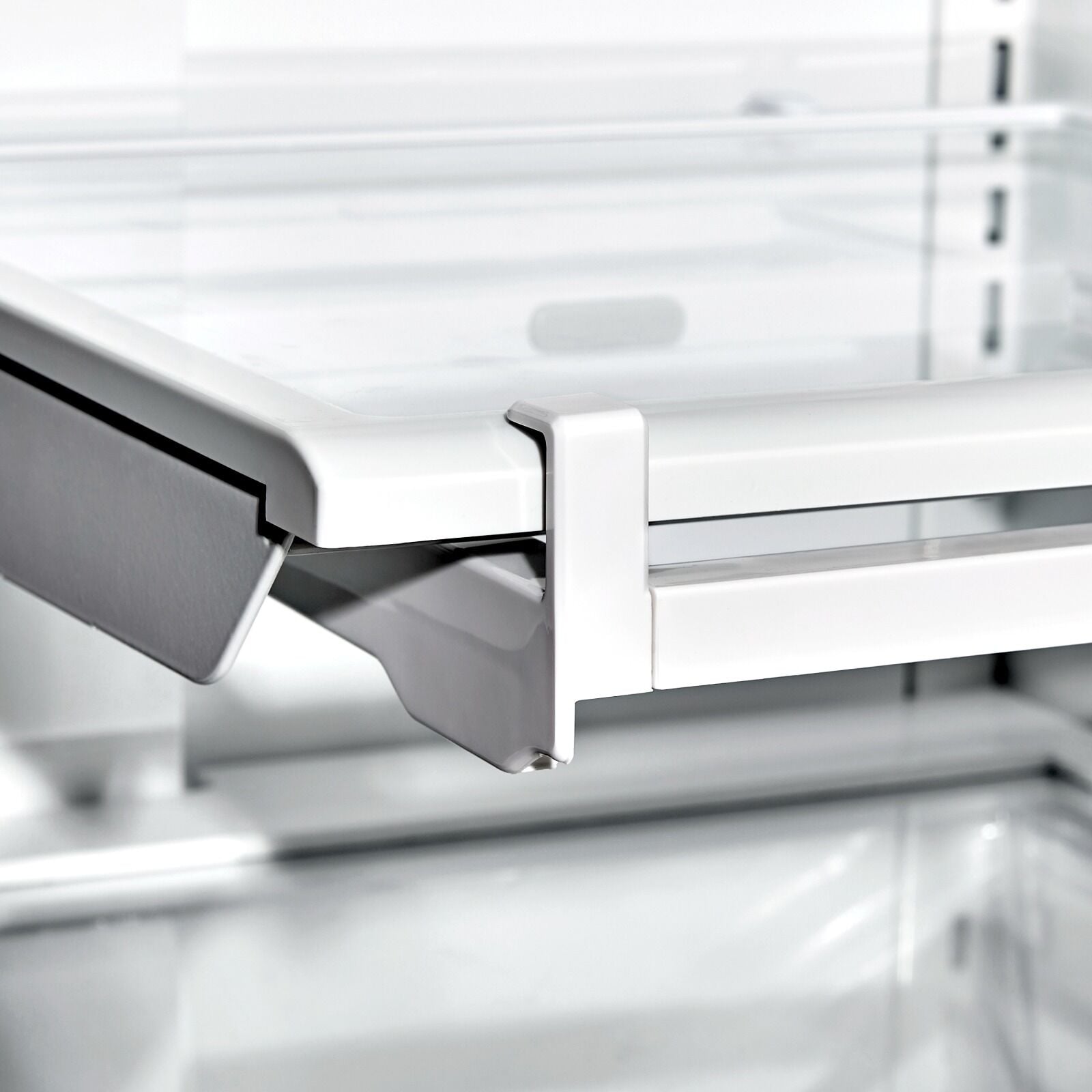 refrigerator-undershelf-drawer-10-in-g6 gg_13346700_10inundershelfdrawer_pdp_08.jpg
