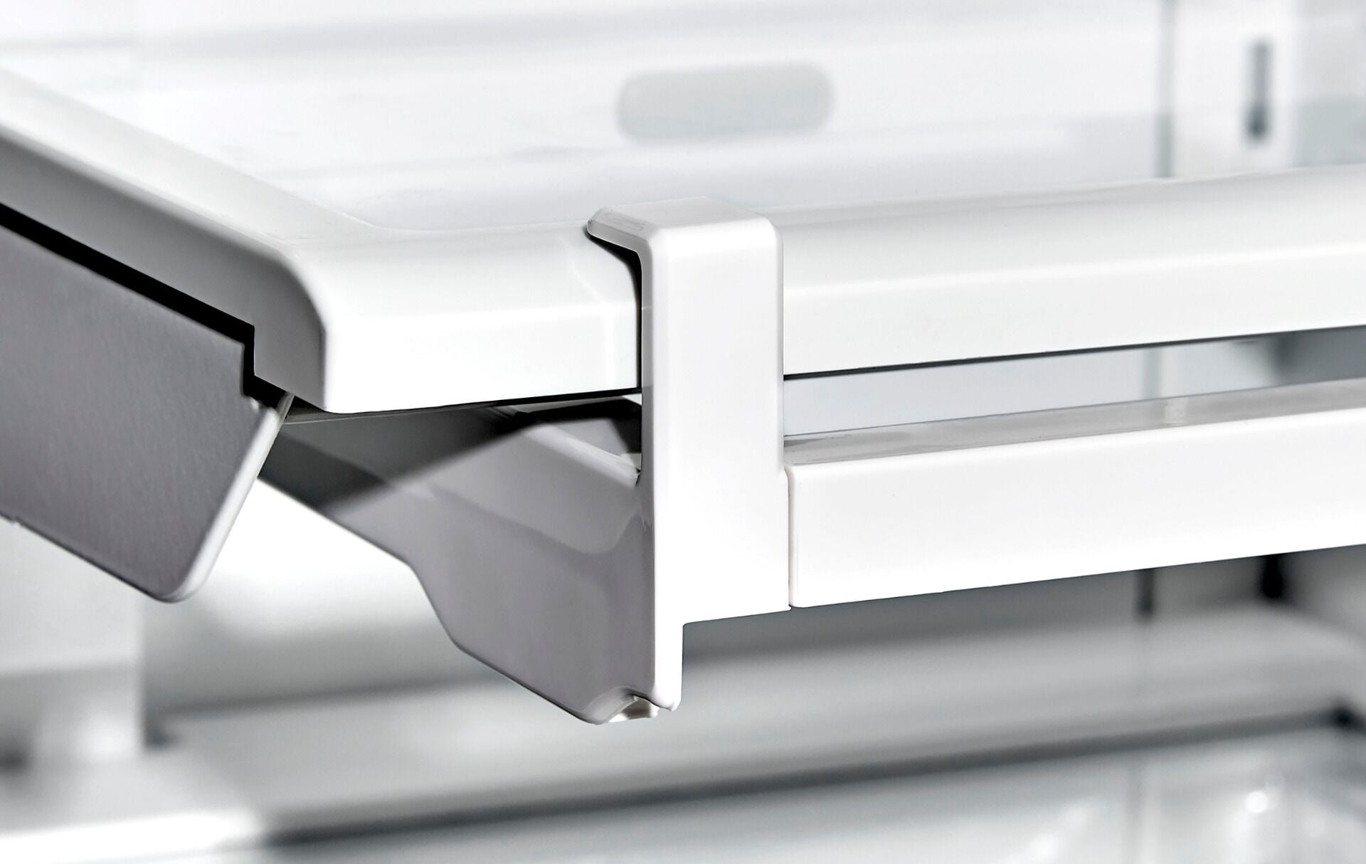refrigerator-undershelf-drawer-14-in-u4 gg_13346800_14inundershelfdrawer_09_p.jpg