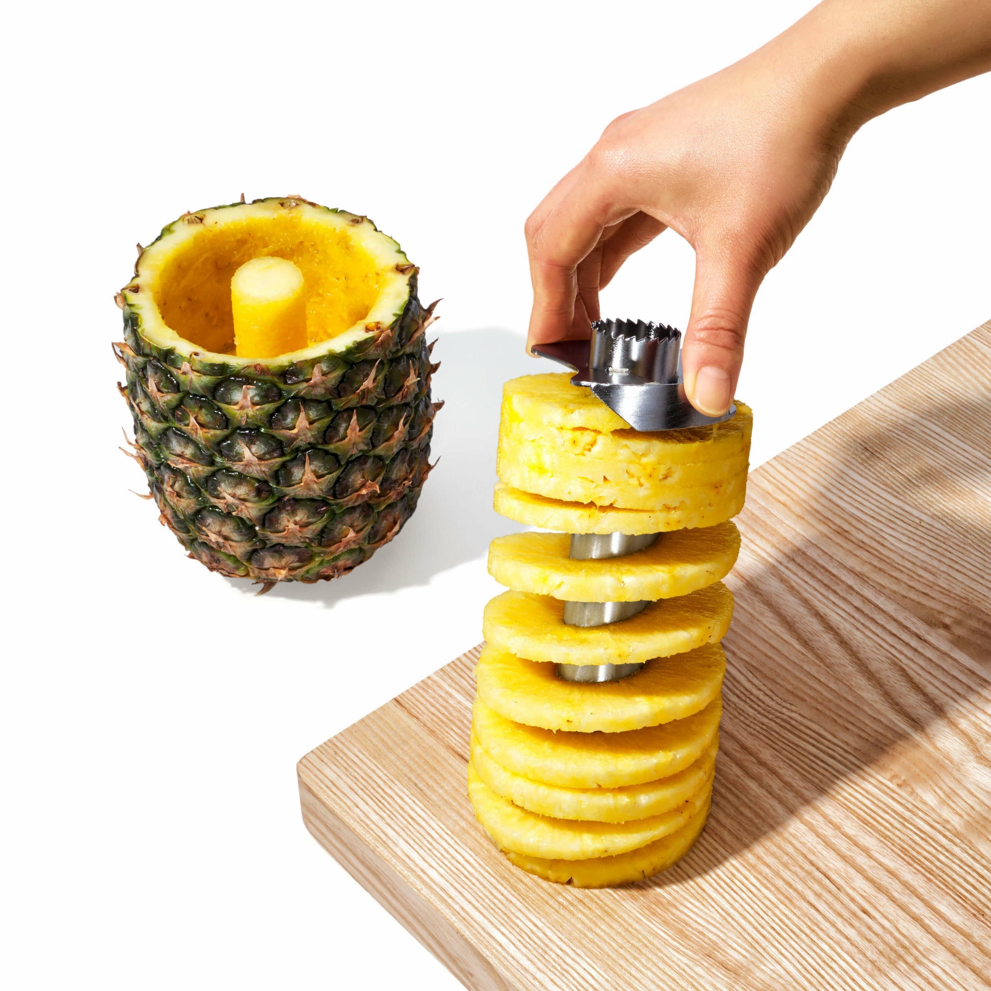 stainless-steel-pineapple-slicer-e7 gg_3108300_4c_1_.jpg