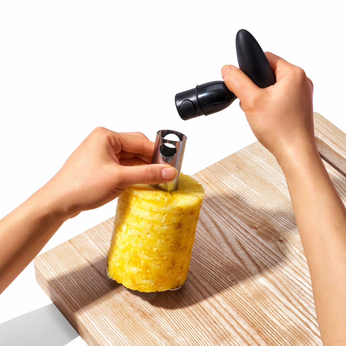 stainless-steel-pineapple-slicer-e7 gg_3108300_4d_1_.jpg