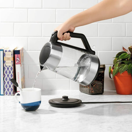 cordless-glass-electric-kettle-v2 lifestyle1.jpg
