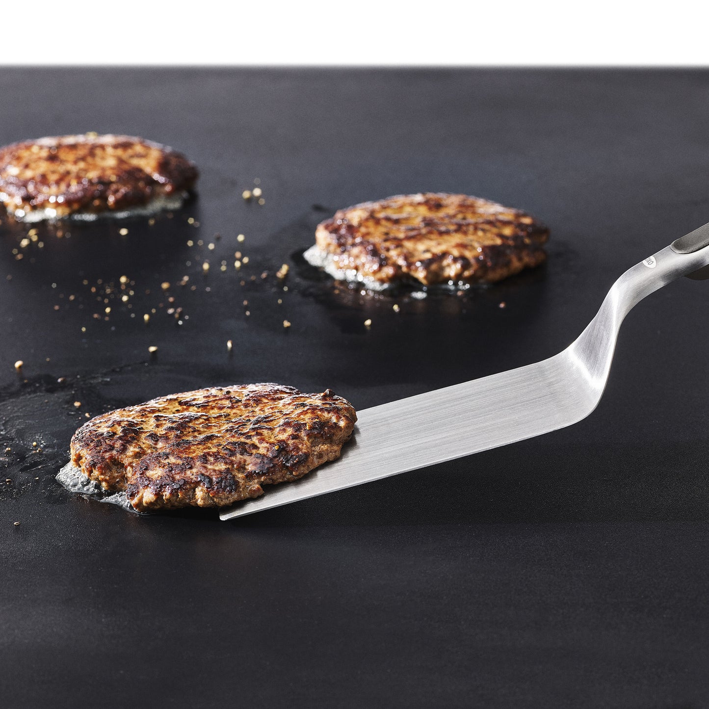 oxo-outdoor-griddle-turner-u9 od_9108400_071921_34_rgb.jpg