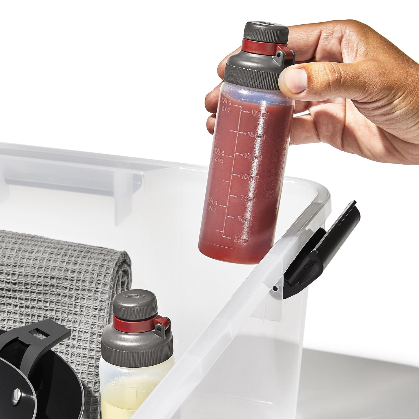 oxo-outdoor-leakproof-squeeze-bottle-set-f8 od_9109200_071921_91_rgb.jpg