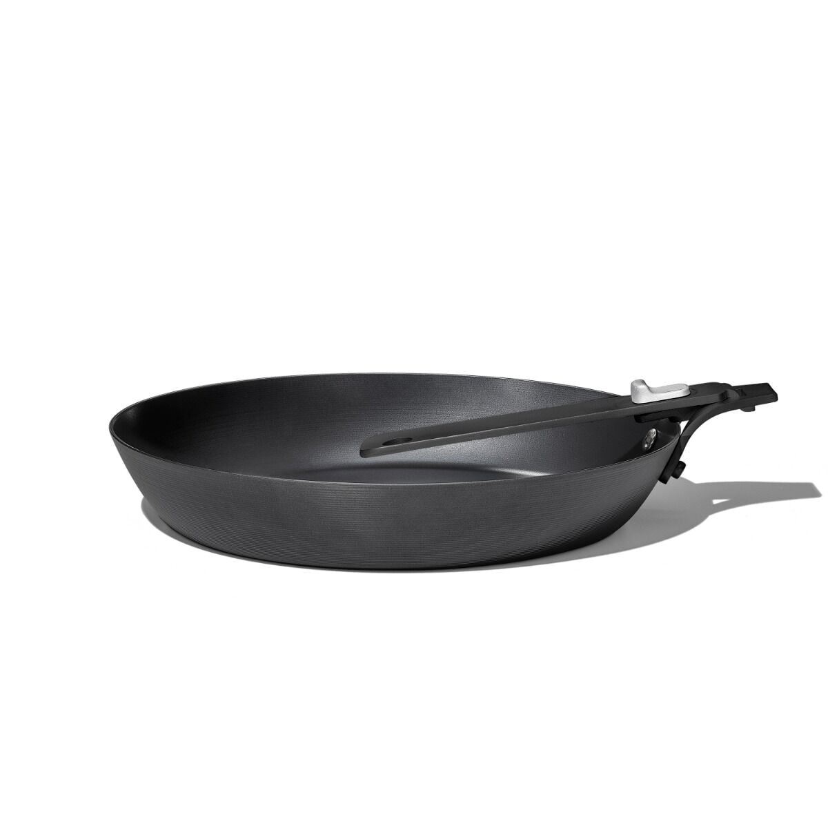 carbon-steel-with-removable-handle-10in-pan-s7 od__2059640001__10incarbonsteelpan_67_rgb.jpg
