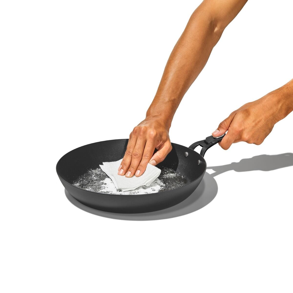 carbon-steel-with-removable-handle-10in-pan-s7 od__2059640001__10incarbonsteelpan_79_p_04_rgb.jpg
