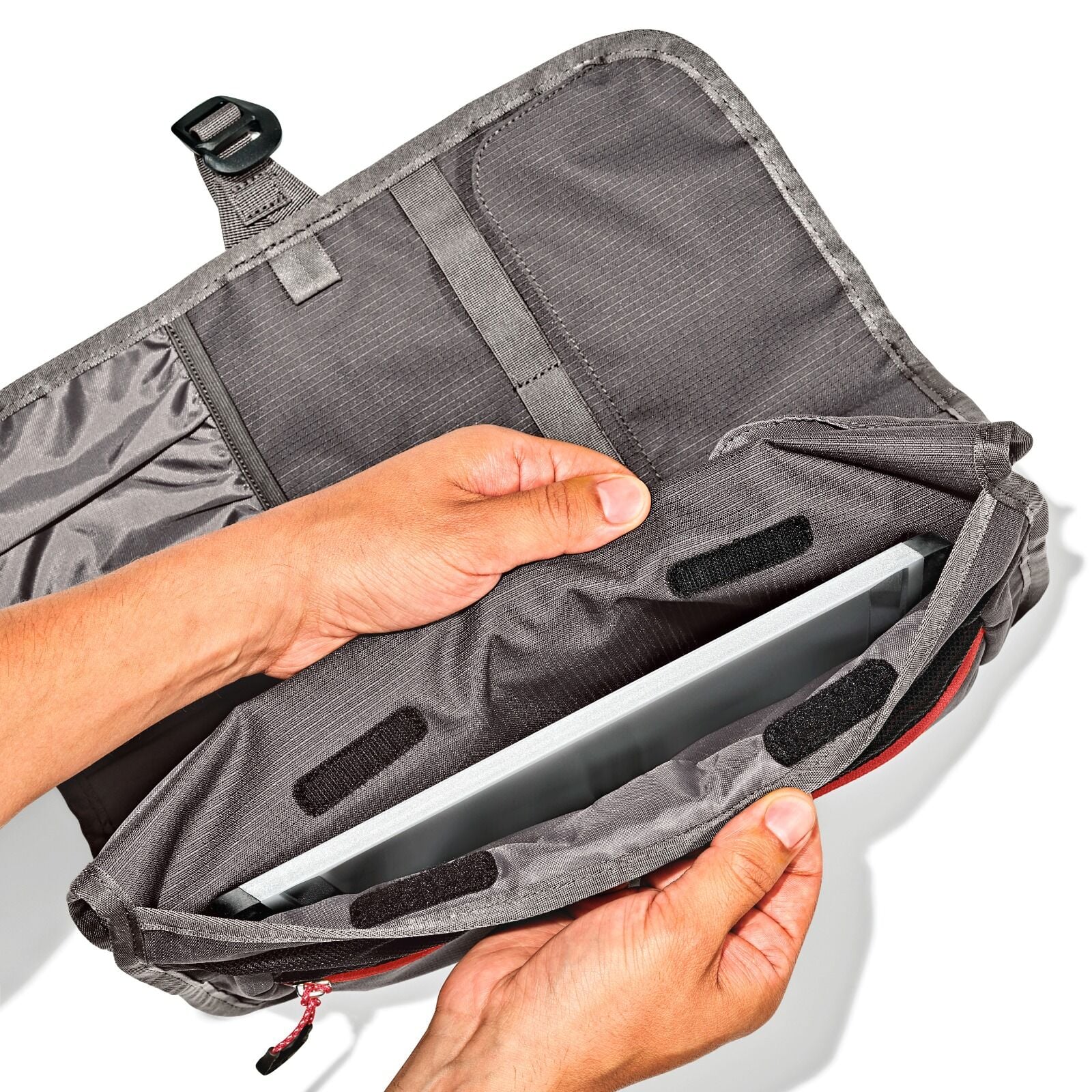outdoor-camp-kitchen-tool-roll-d8 odr_9113900_campkitchentoolroll_pdp_07.jpeg